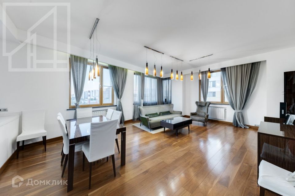 Сдаётся 4-комнатная квартира, 160 м²