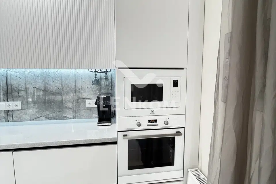 Продаётся 4-комнатная квартира, 106 м²