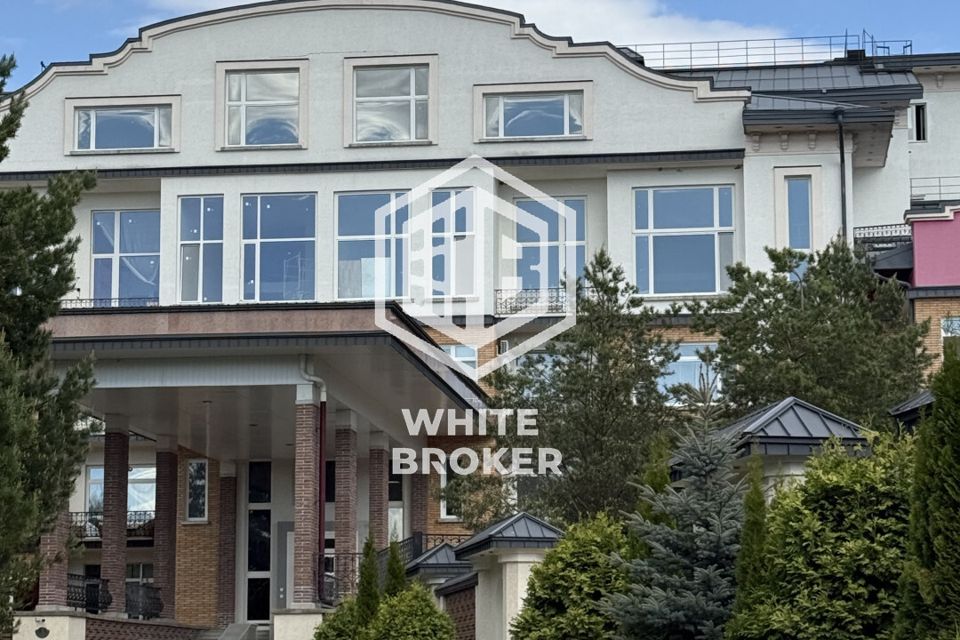 Продаётся 4-комнатная квартира, 259 м²