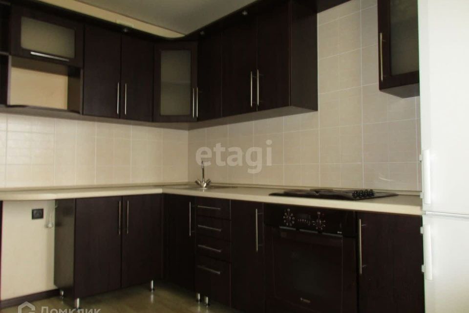 Сдаётся 1-комнатная квартира, 51 м²