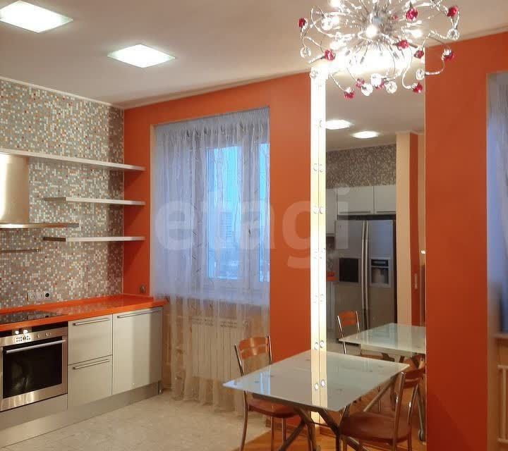 Сдаётся 2-комнатная квартира, 62.8 м²