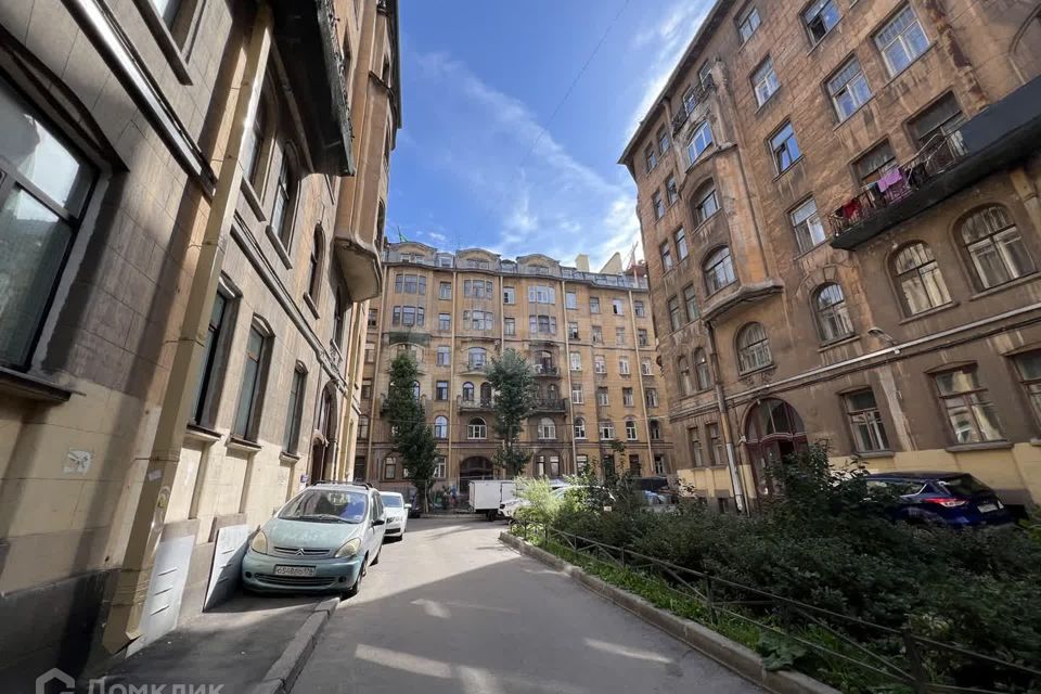 Продаётся комната в 15-комн. квартире, 15 м²