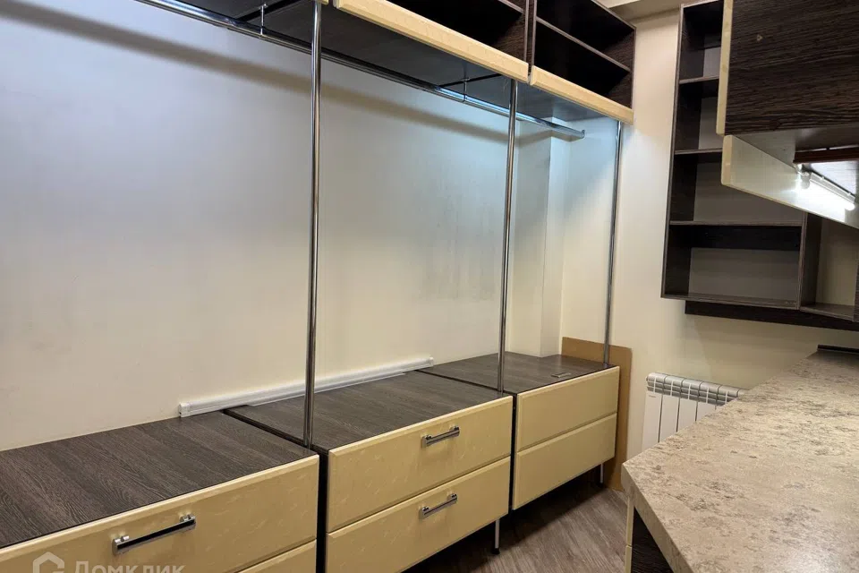 Продаётся 3-комнатная квартира, 124.6 м²