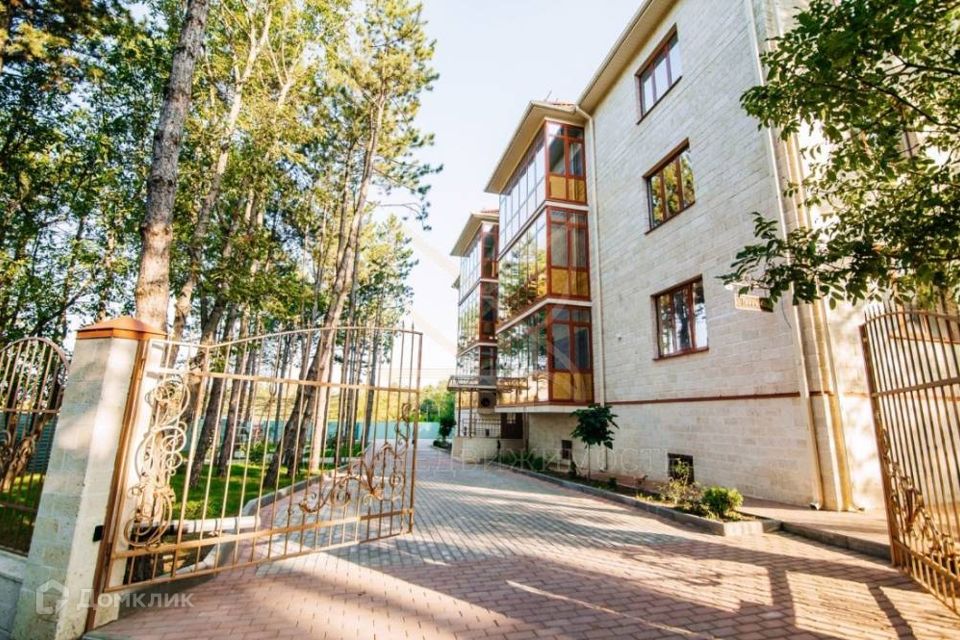 Продаётся 2-комнатная квартира, 82 м²