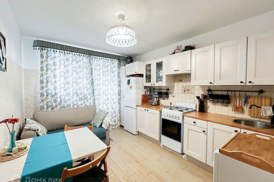 Продаётся 1-комнатная квартира, 43.9 м²
