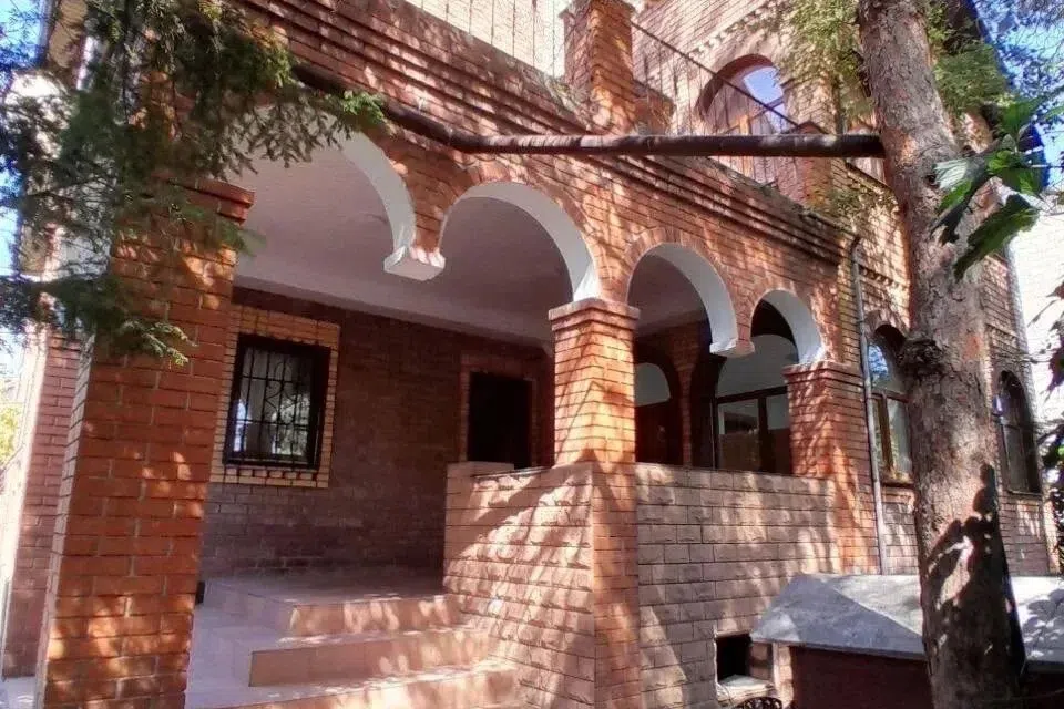 Продаётся 2-этажный дом, 396.6 м²
