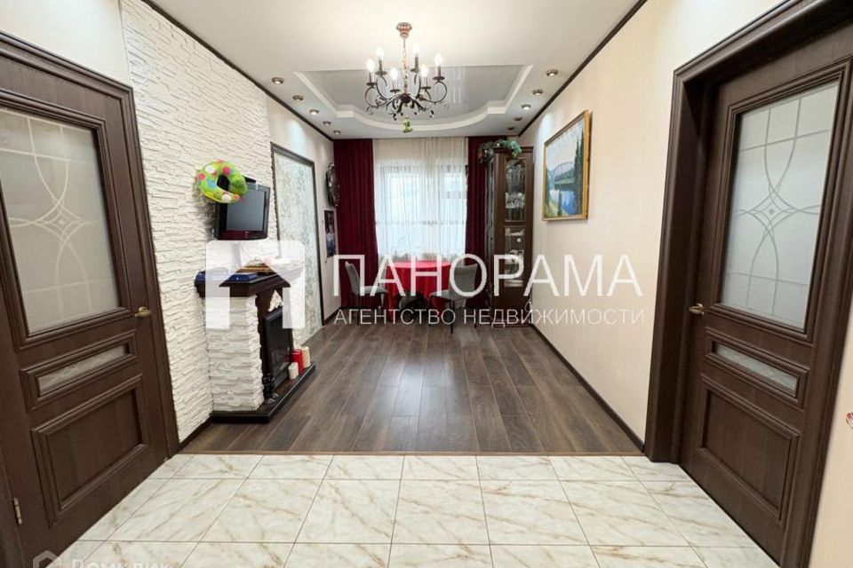 Продаётся 4-комнатная квартира, 107.6 м²