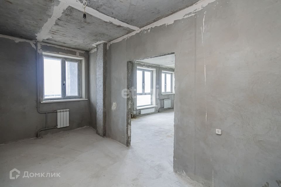 Продаётся 4-комнатная квартира, 156.2 м²