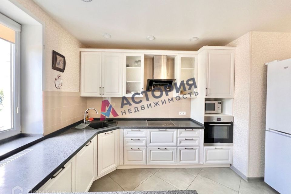 Продаётся 3-комнатная квартира, 100 м²
