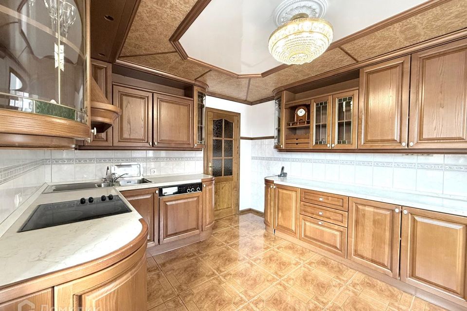 Продаётся 4-комнатная квартира, 128 м²