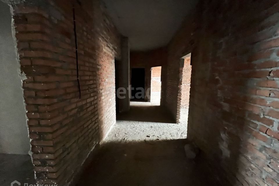 Продаётся 3-комнатная квартира, 107 м²