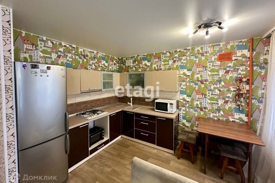 Продаётся 4-комнатная квартира, 83.9 м²