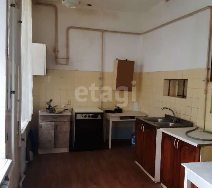 Продаётся 5-комнатная квартира, 125 м²