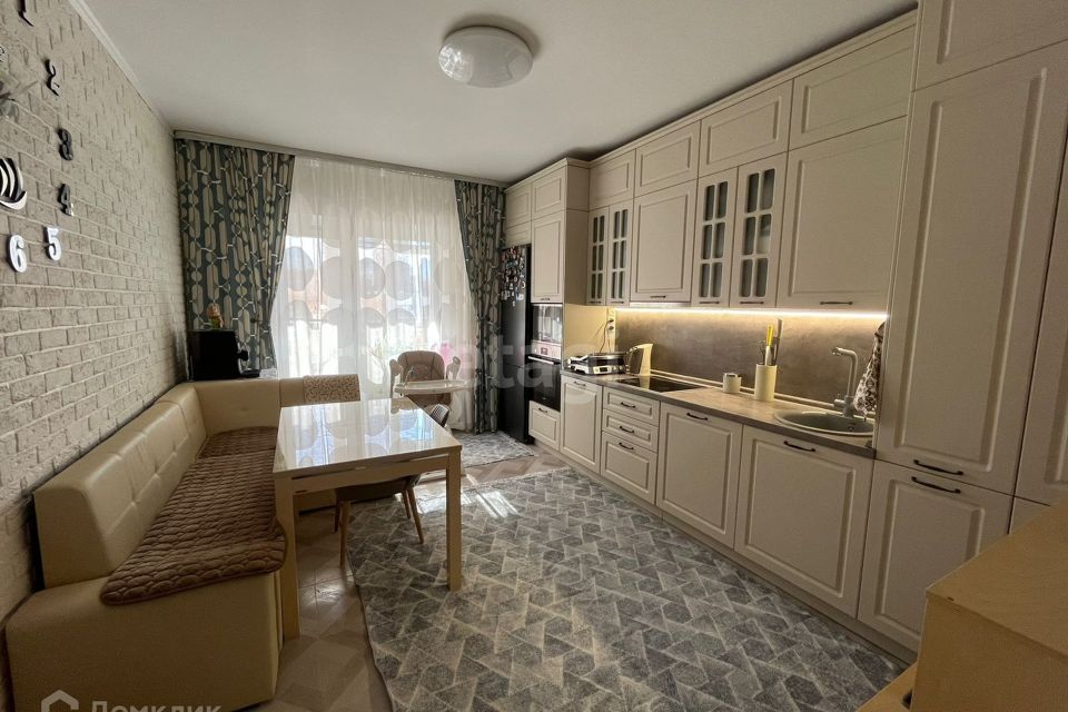 Продаётся 2-комнатная квартира, 84.2 м²