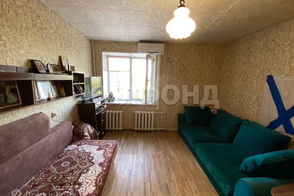 Продаётся комната в 1-комн. квартире, 40 м²