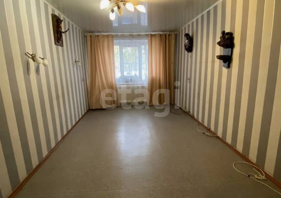 Продаётся 3-комнатная квартира, 58.2 м²