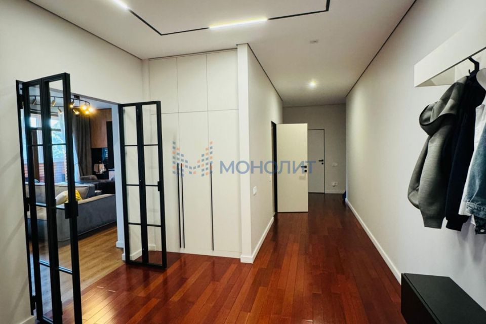 Продаётся 4-комнатная квартира, 130 м²