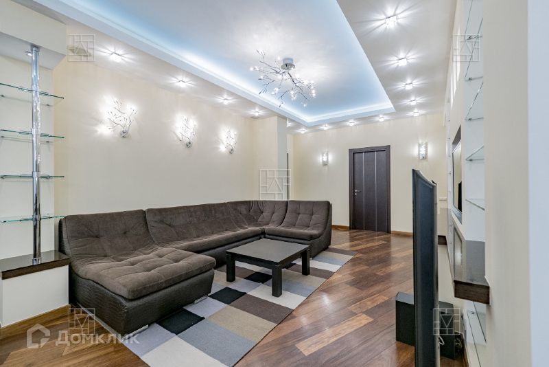 Сдаётся 6-комнатная квартира, 200 м²