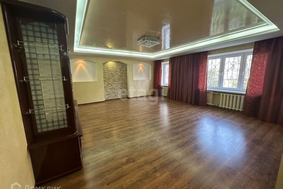 Продаётся 3-комнатная квартира, 118 м²