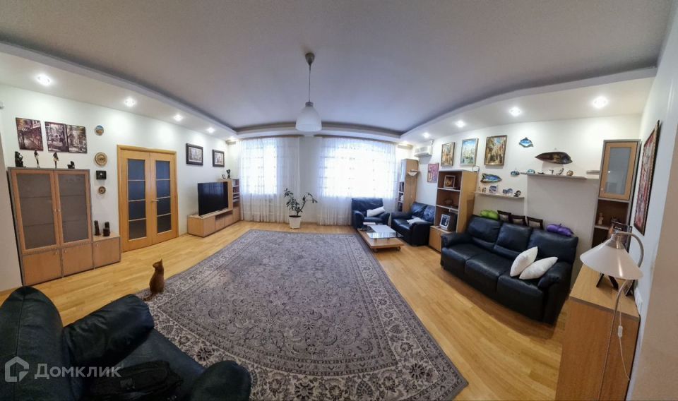 Сдаётся 4-комнатная квартира, 260 м²