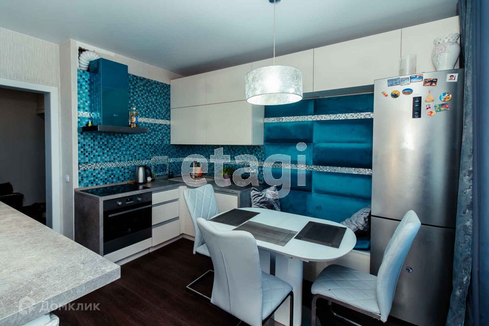 Продаётся 2-комнатная квартира, 69.5 м²