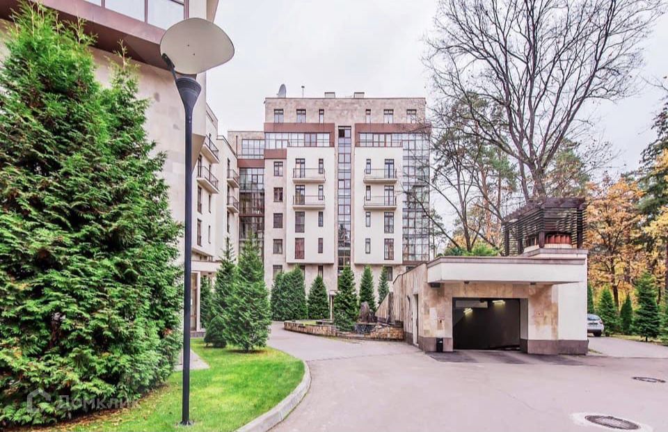 Сдаётся 2-комнатная квартира, 185 м²