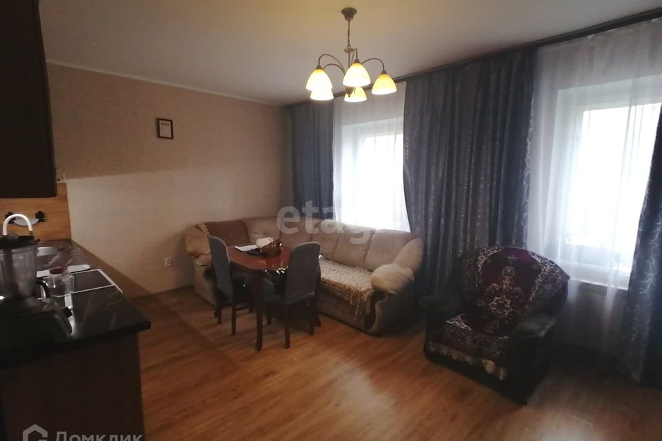 Продаётся 2-комнатная квартира, 65.2 м²