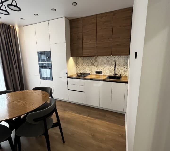 Продаётся 1-комнатная квартира, 49.6 м²