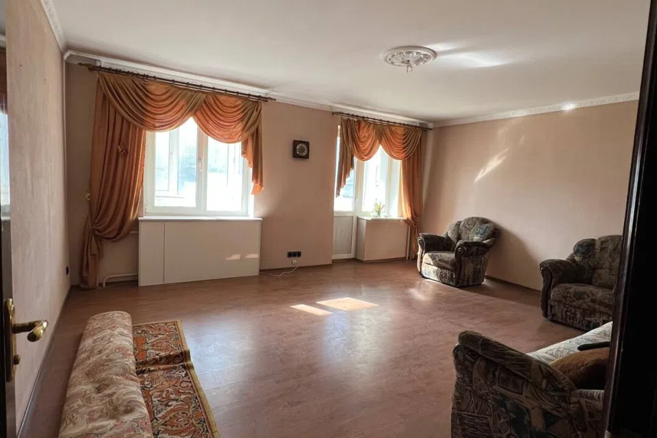 Продаётся 3-комнатная квартира, 82 м²