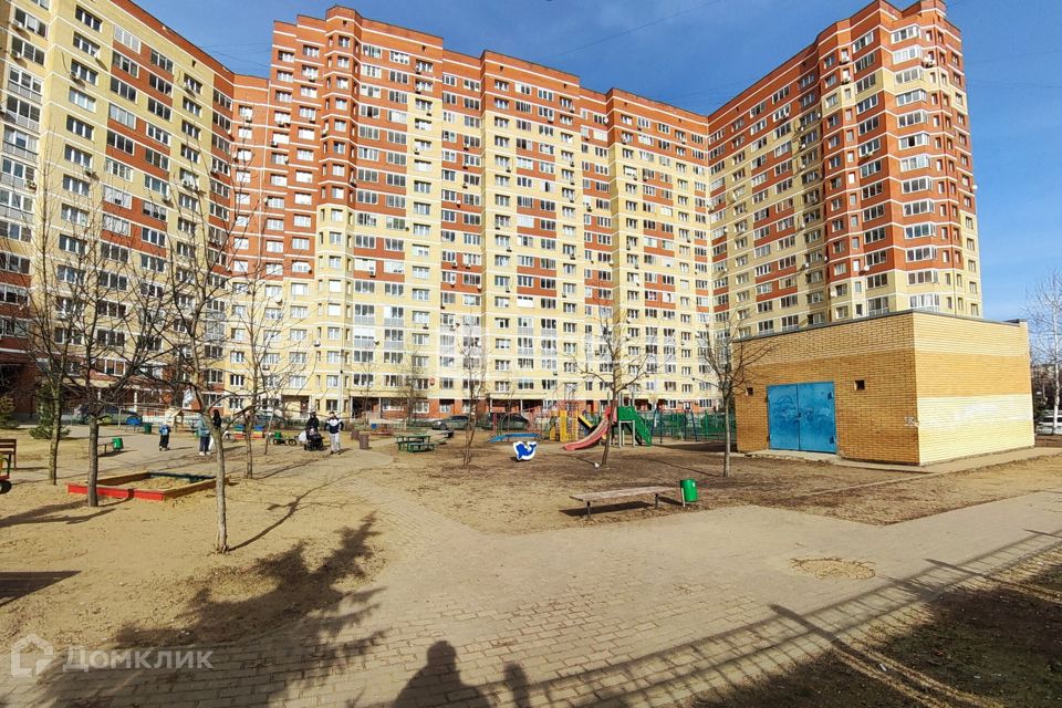 Продаётся 2-комнатная квартира, 59.8 м²