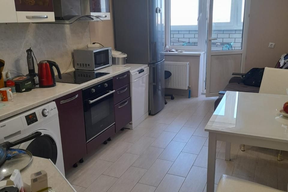Продаётся 1-комнатная квартира, 42 м²