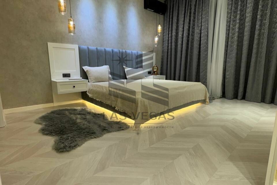 Сдаётся 4-комнатная квартира, 150 м²