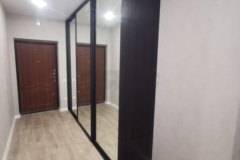 Продаётся 1-комнатная квартира, 57 м²