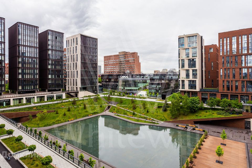 Продаётся 4-комнатная квартира, 147 м²