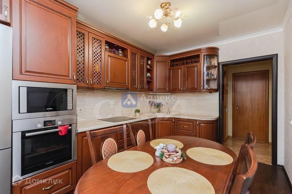 Продаётся 3-комнатная квартира, 100.1 м²