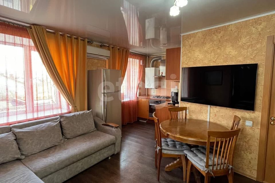Продаётся 3-комнатная квартира, 52.3 м²