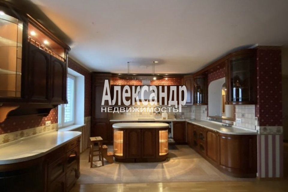 Продаётся 3-комнатная квартира, 151.5 м²