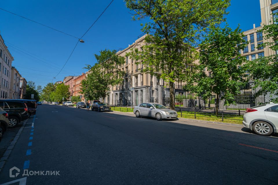 Продаётся 3-комнатная квартира, 138.4 м²