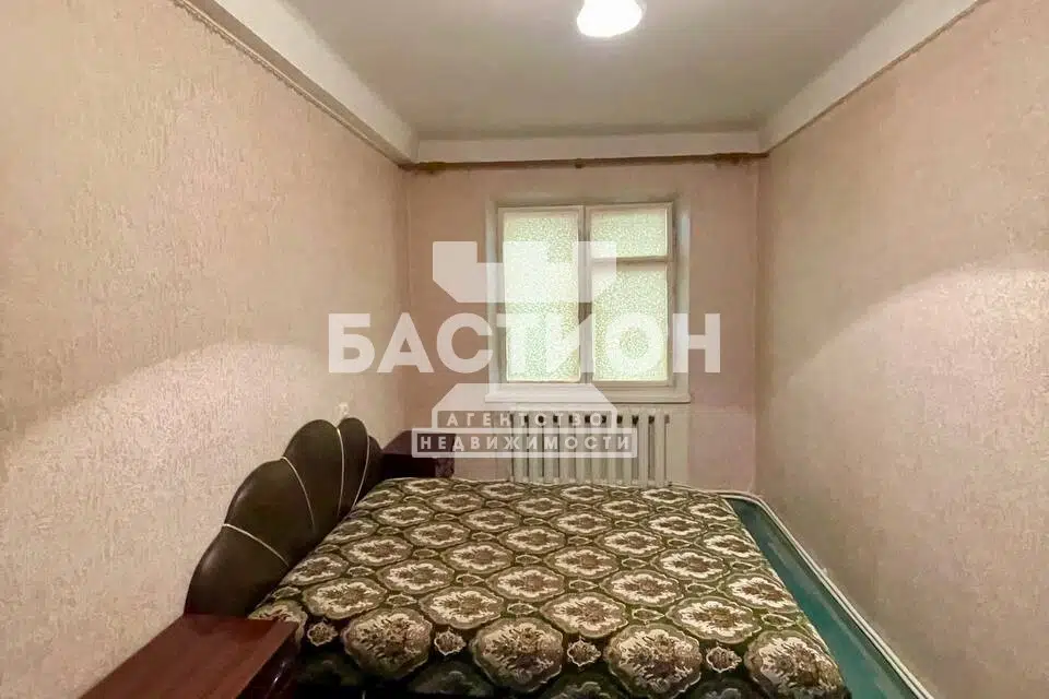 Продаётся 4-комнатная квартира, 64.8 м²