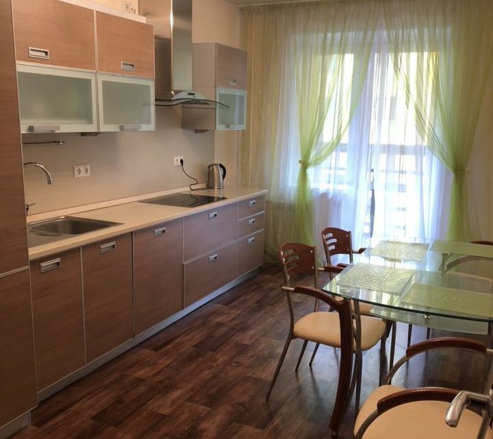 Сдаётся 2-комнатная квартира, 69 м²