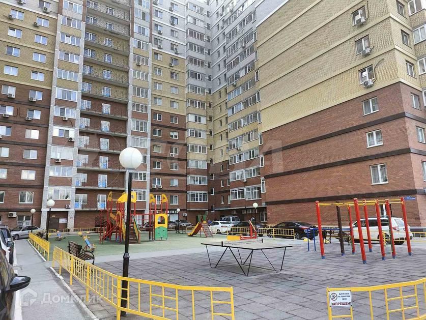 Продаётся 3-комнатная квартира, 107 м²