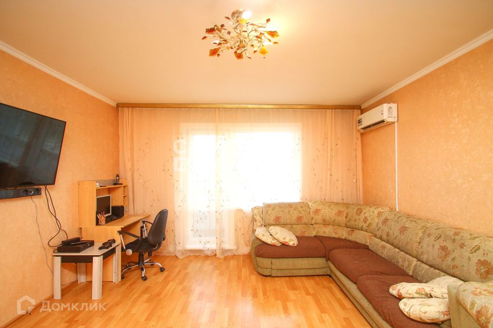 Продаётся 4-комнатная квартира, 73.8 м²
