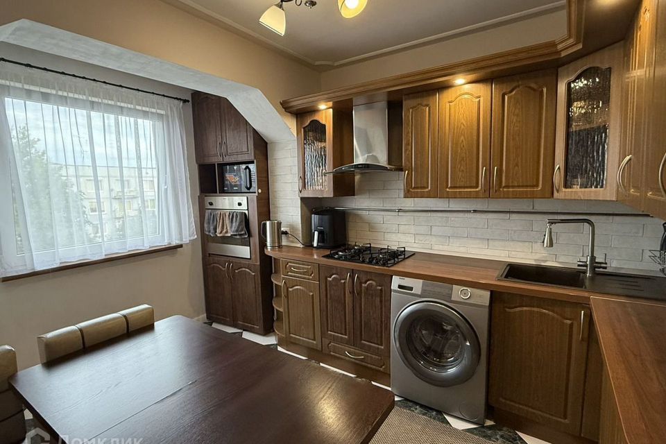 Продаётся 3-комнатная квартира, 63.7 м²