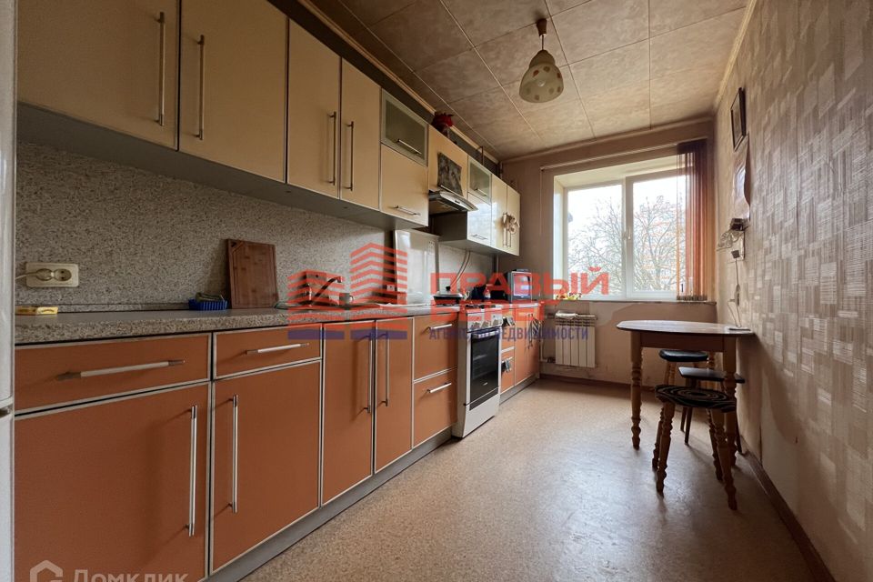 Продаётся 4-комнатная квартира, 81 м²