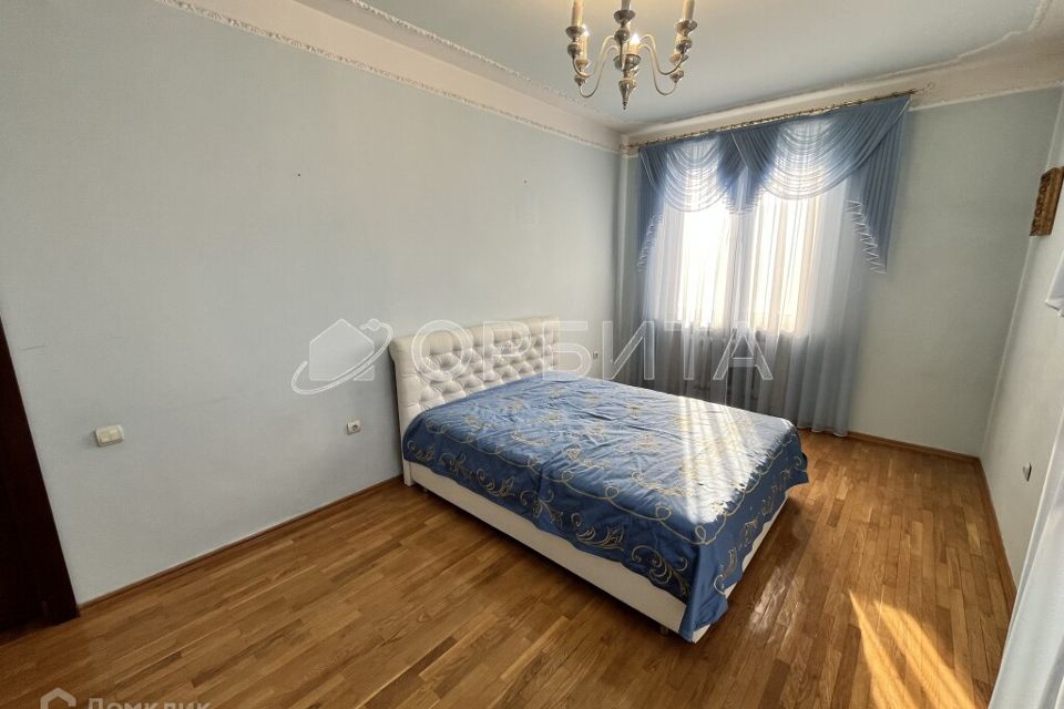 Сдаётся 3-комнатная квартира, 140 м²