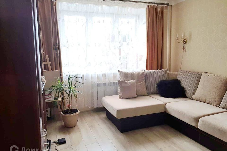 Продаётся 1-комнатная квартира, 42 м²