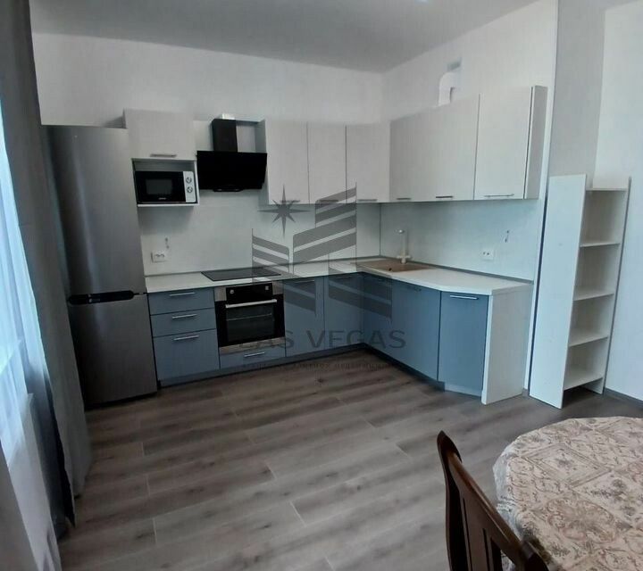 Сдаётся 2-комнатная квартира, 75 м²
