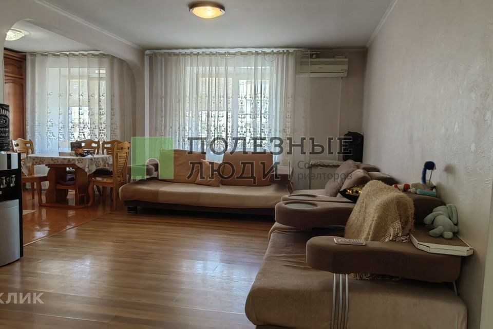 Продаётся 4-комнатная квартира, 96 м²