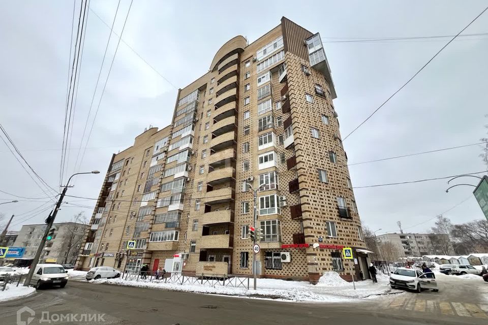 Продаётся 3-комнатная квартира, 107 м²