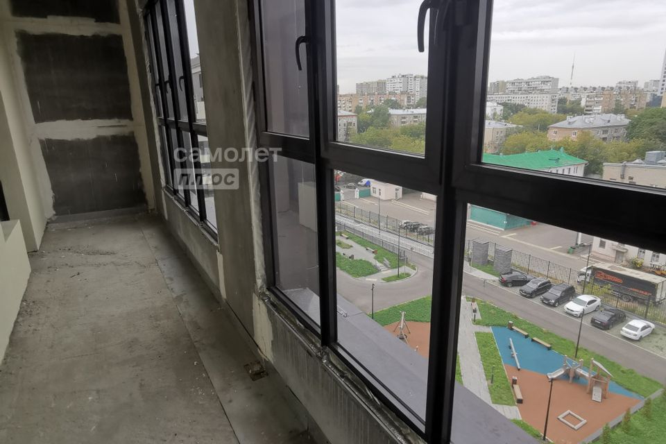 Продаётся 4-комнатная квартира, 177.2 м²